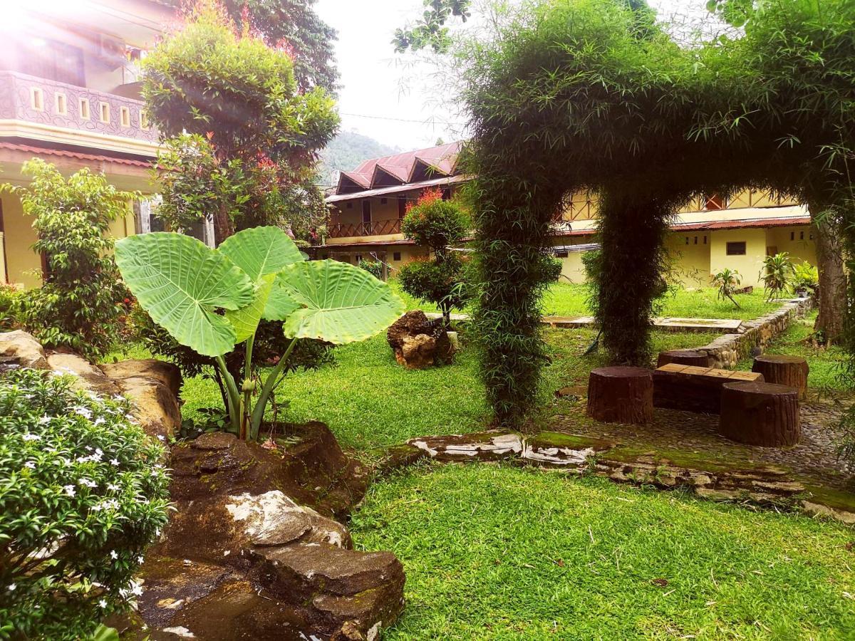 Wisma Leuser Sibayak Bukit Lawang Esterno foto